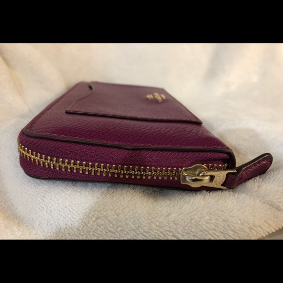 SOLD!!! COACH Pebbled Leather Wallet (Plum) - Picture 6 of 6